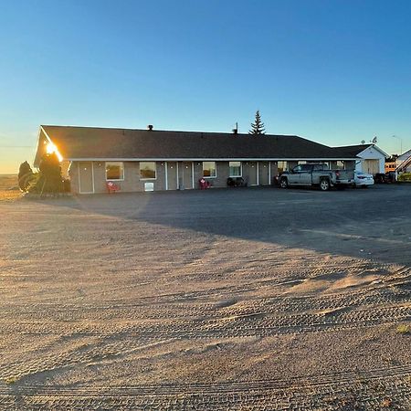 Earlton Motel Exterior photo
